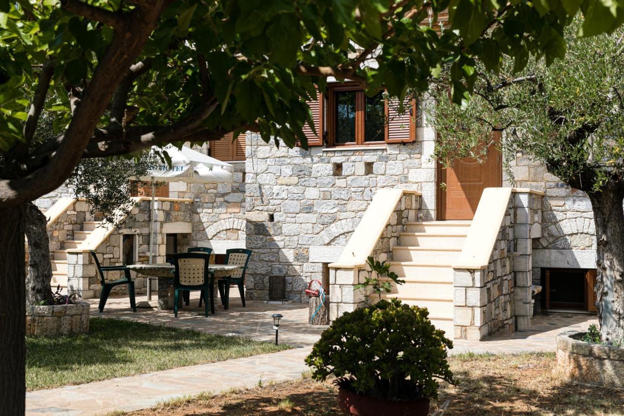 Chioureas Apartments Lévktron 外观 照片